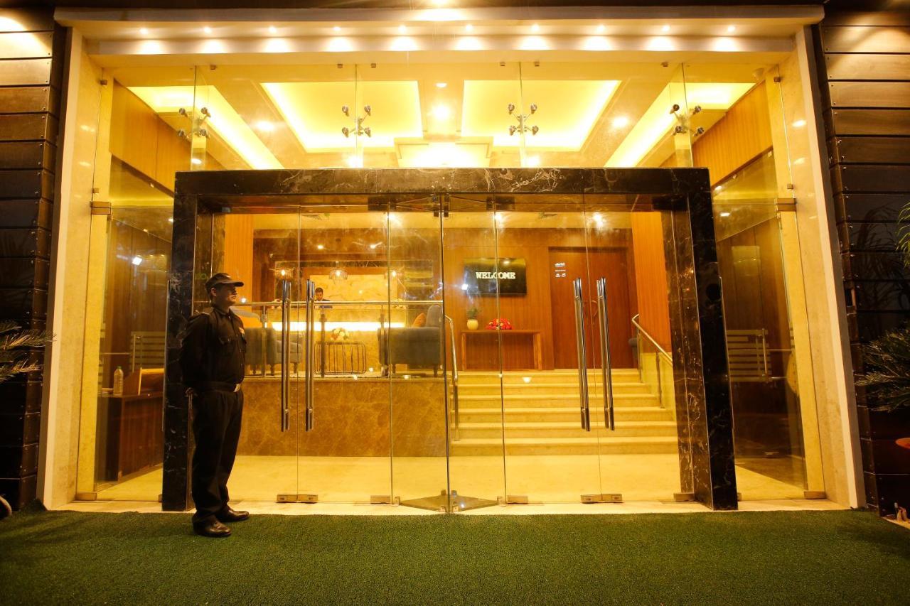 The Fern Residency Noida Hotel Exterior foto