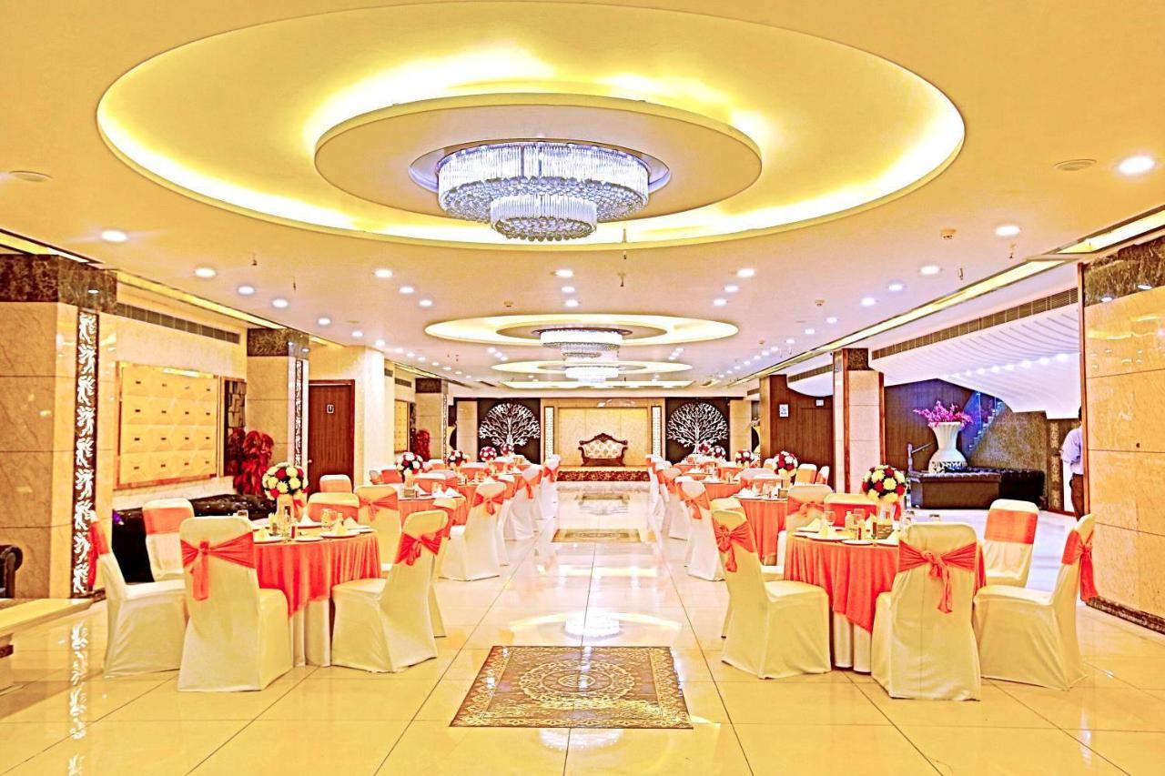 The Fern Residency Noida Hotel Exterior foto