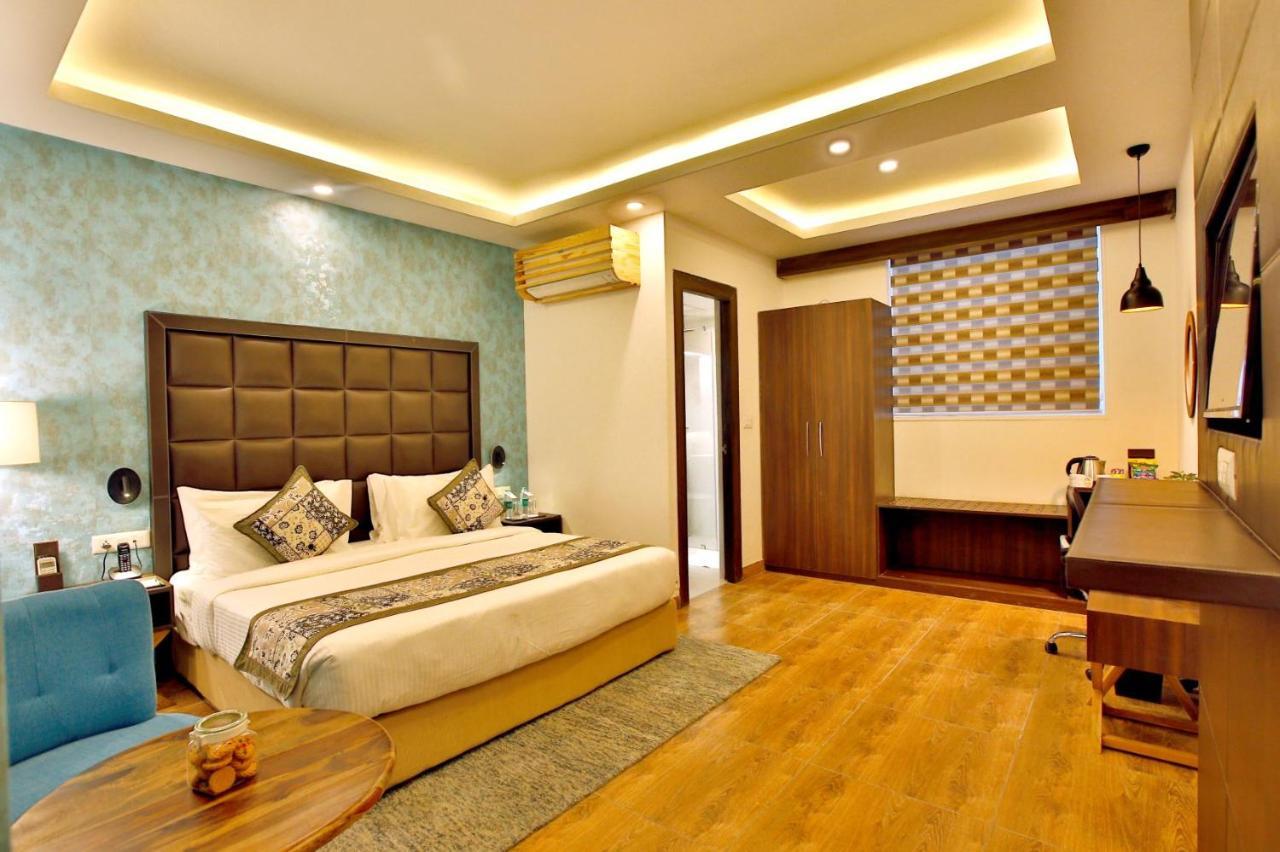 The Fern Residency Noida Hotel Exterior foto