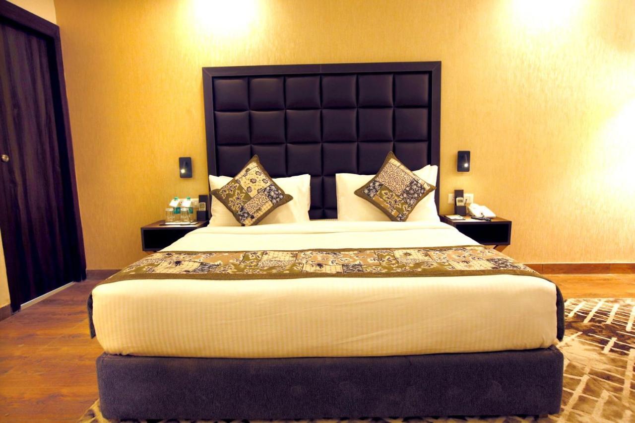 The Fern Residency Noida Hotel Exterior foto